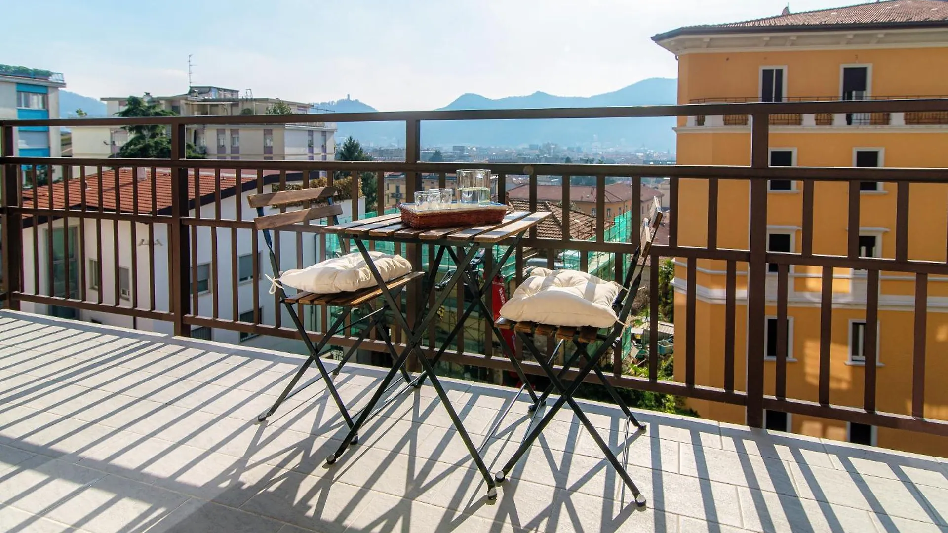 Sweet Home On The Lake - Downtown Como Italia